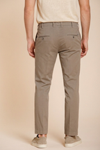 New York Herren Chinohose aus Stretch-Gabardine regular fit ①
