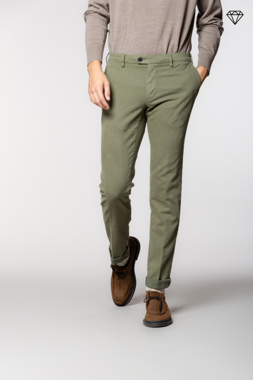 New York Sartoriale Herren Chinohose maßgeschneidert aus Baumwolle und Wolle Regular Fit ①