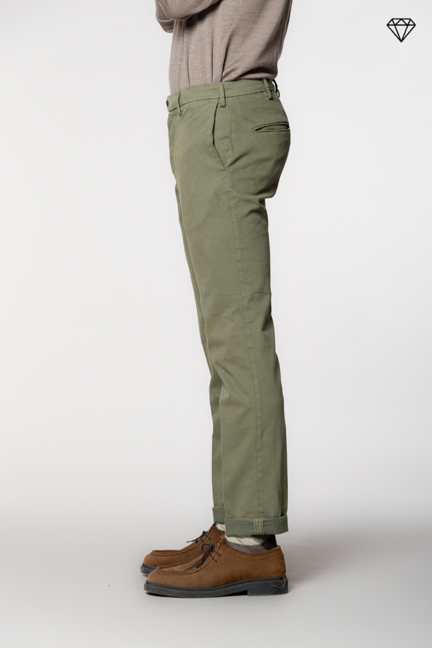 New York Sartoriale Herren Chinohose maßgeschneidert aus Baumwolle und Wolle Regular Fit ①