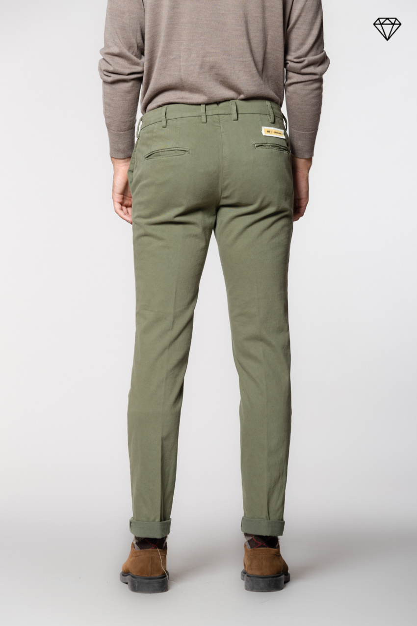 New York Sartoriale Herren Chinohose maßgeschneidert aus Baumwolle und Wolle Regular Fit ①