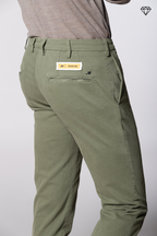 New York Sartoriale Herren Chinohose maßgeschneidert aus Baumwolle und Wolle Regular Fit ①