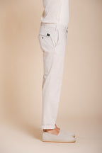 New York Hose Chino Herren aus Stretch-Gabardine regular fit ①