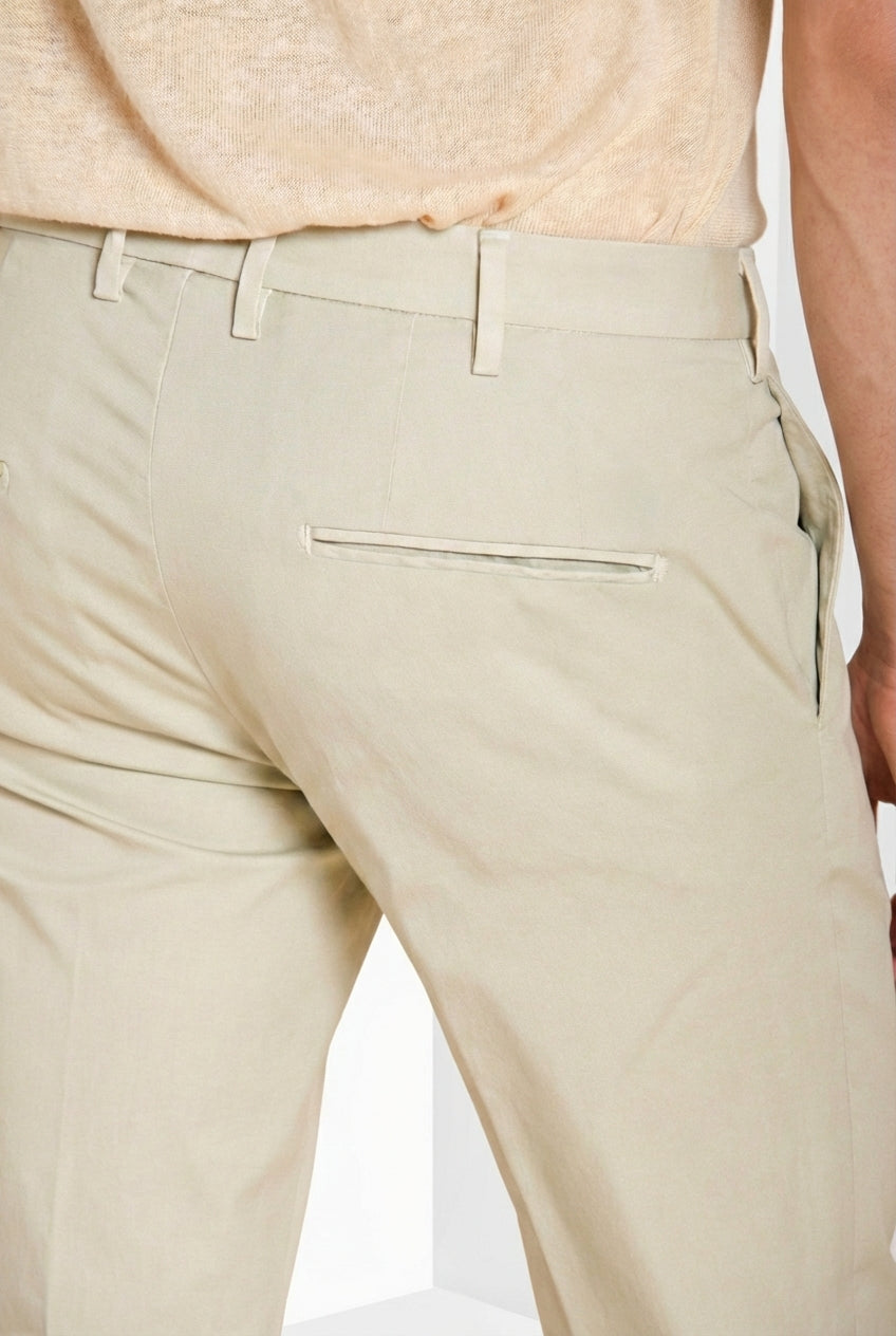 New York Herren Chinohose aus Stretch Gabardine regular fit ①