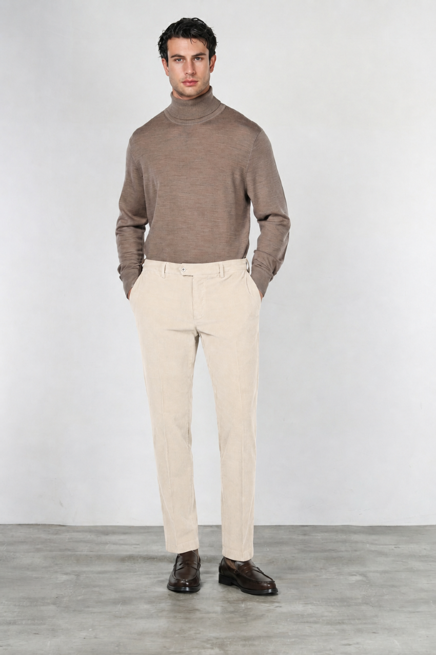 New York Chinohose für Herren aus stretchigem 2000-Rippen-Samt mit regular fit ①
