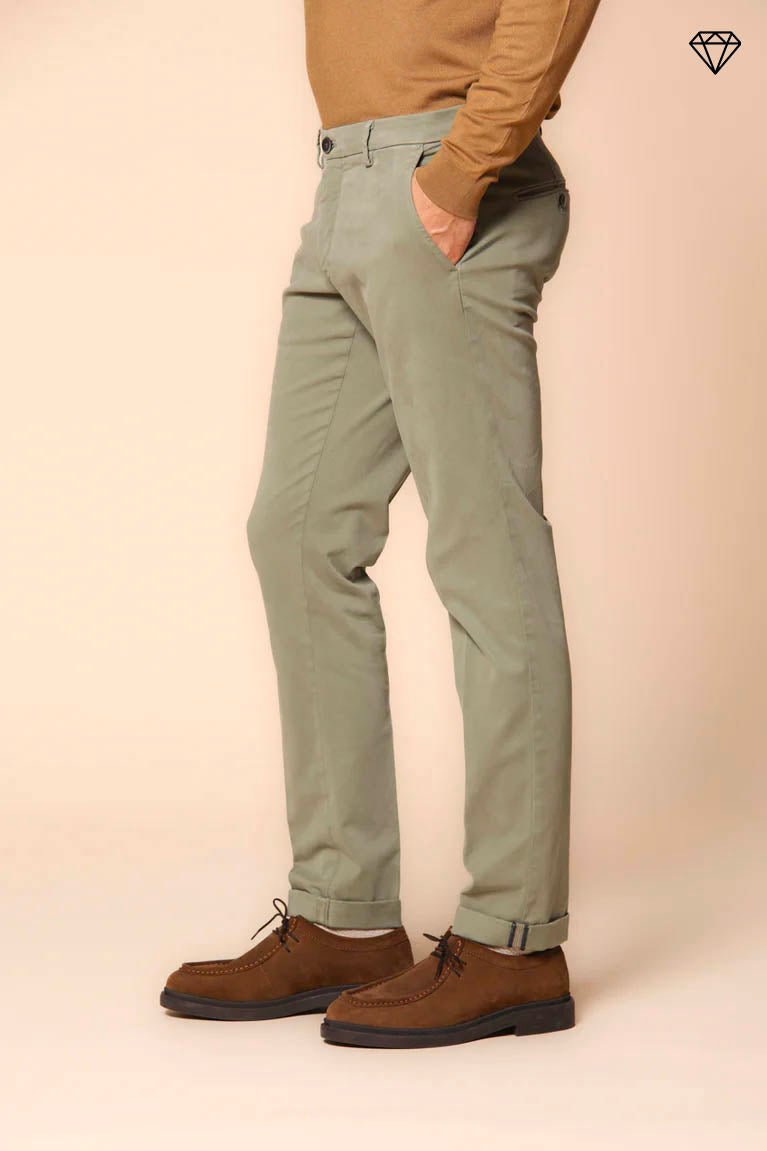 Milano pantalone chino uomo in gabardina stretch extra slim fit ①