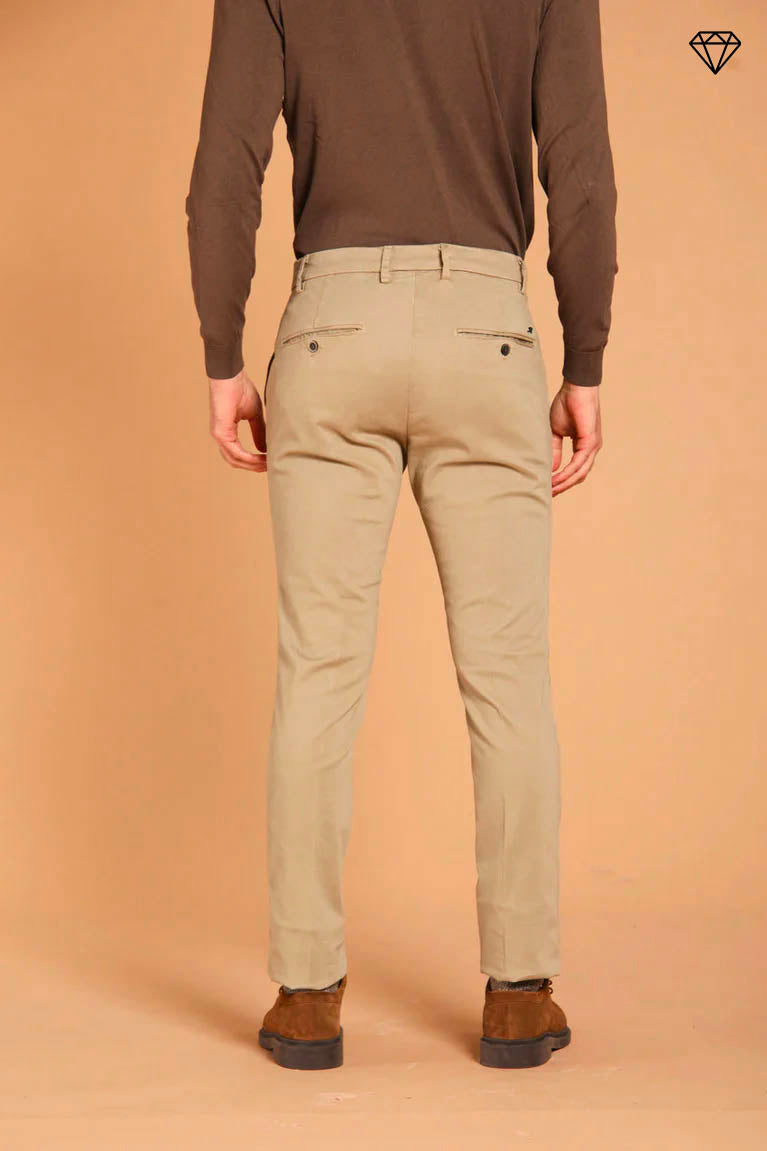 Milano pantalone chino uomo in gabardina stretch extra slim fit ①