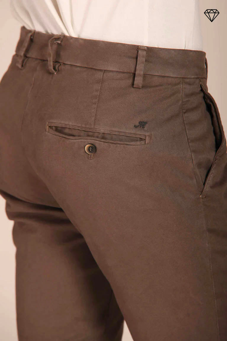 Milano pantalone chino uomo in gabardina stretch extra slim fit ①