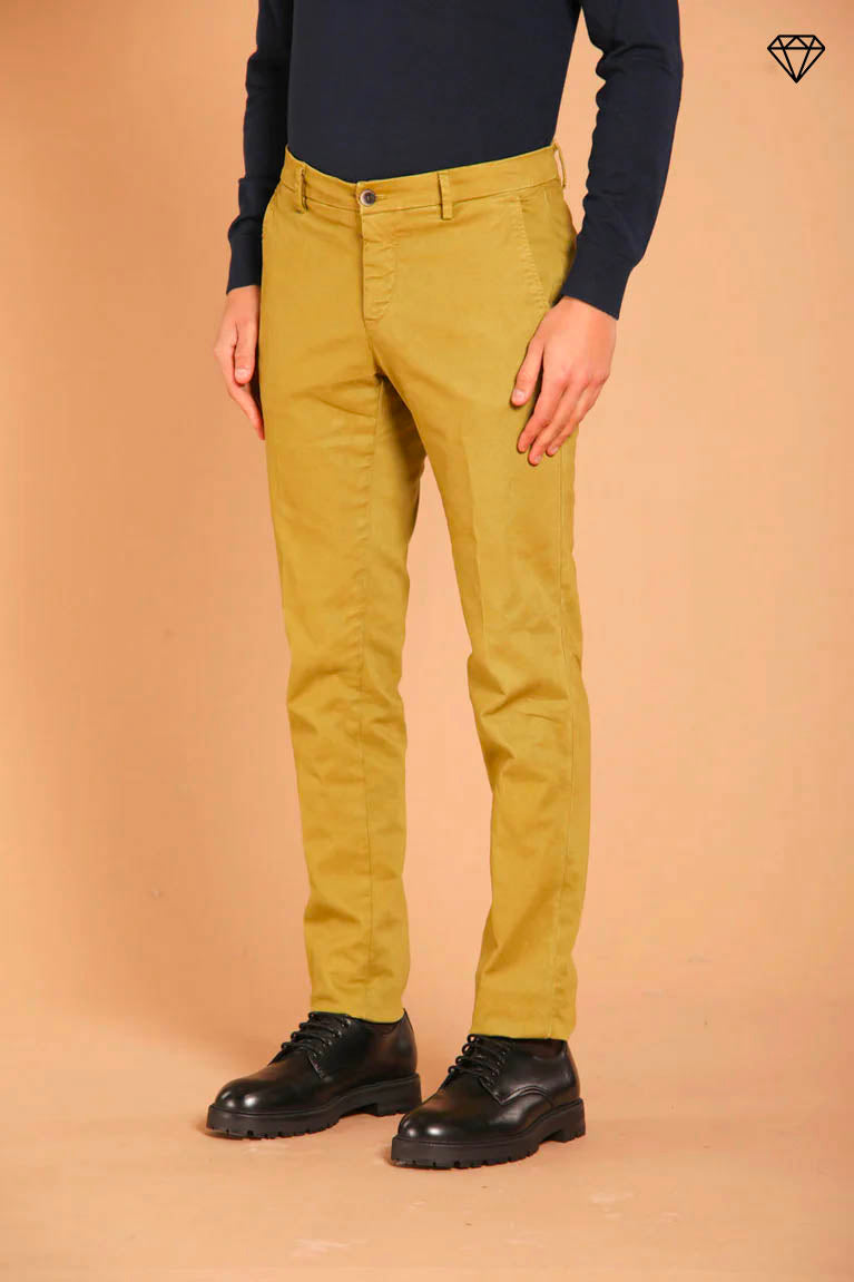 Milano pantalone chino uomo in gabardina stretch extra slim fit ①