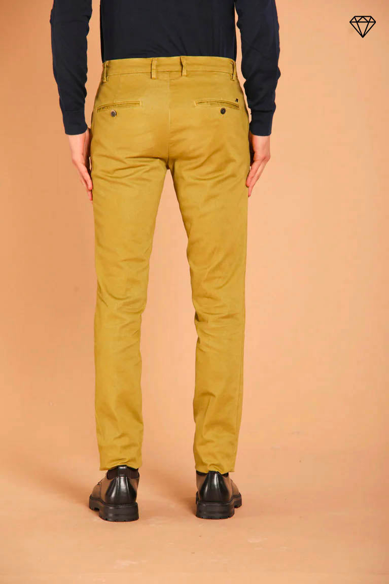 Milano pantalone chino uomo in gabardina stretch extra slim fit ①