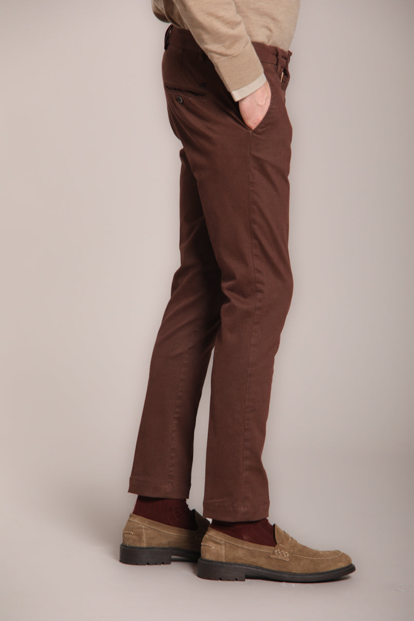 Milano pantalone chino uomo in gabardina stretch extra slim fit ①