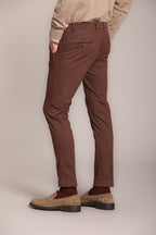 Milano pantalone chino uomo in gabardina stretch extra slim fit ①
