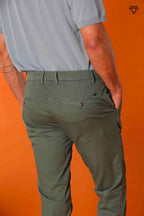 Milano Herren Chino Hose aus Pima-Baumwolle Extra Slim Fit ①