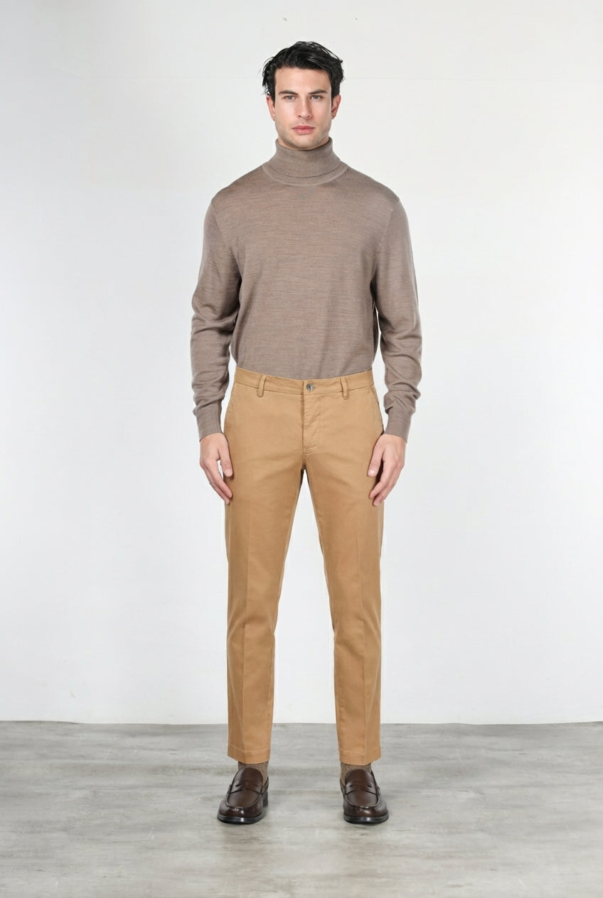 Milano pantalone chino uomo in gabardina stretch extra slim fit ①