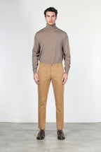Milano pantalone chino uomo in gabardina stretch extra slim fit ①
