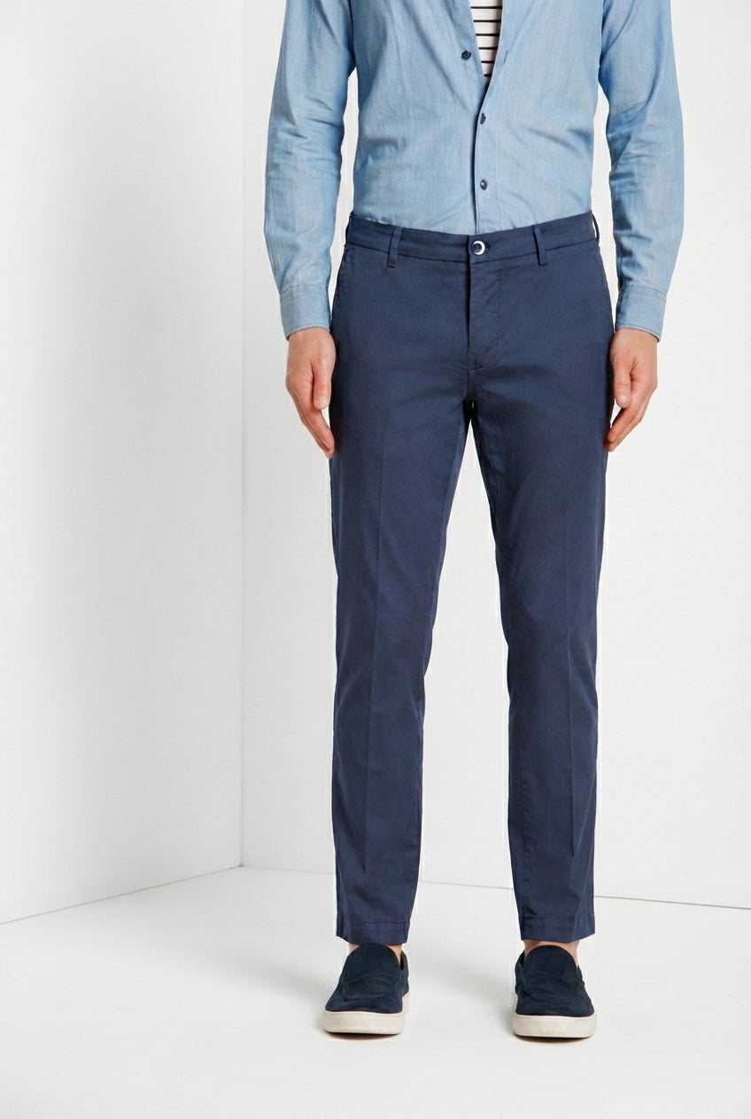 Milano pantalone chino uomo in gabardina stretch extra slim fit ①