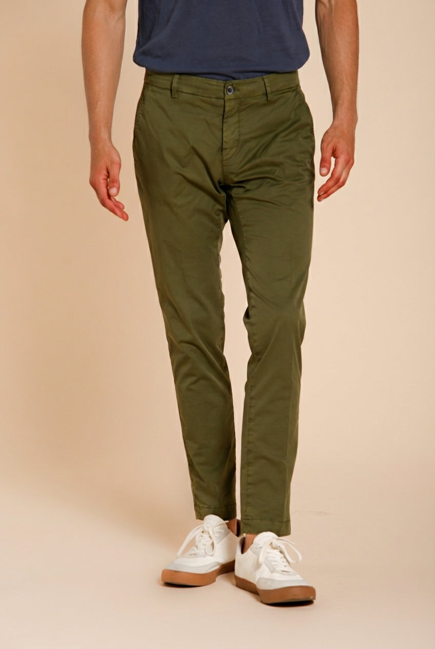 Milano pantalone chino uomo in gabardina stretch extra slim fit ①