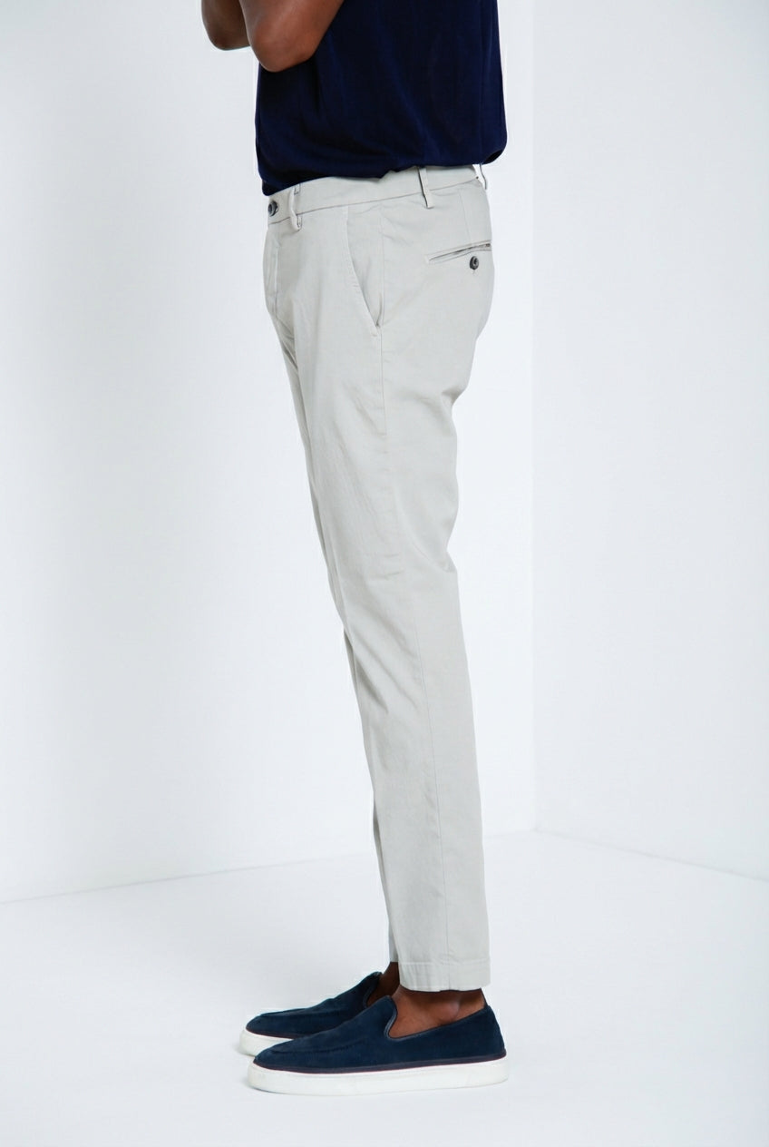 Milano pantalone chino uomo in gabardina stretch extra slim fit ①