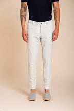 Milano pantalone chino uomo in gabardina stretch extra slim fit ①