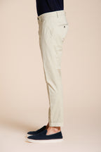 Milano pantalone chino uomo in gabardina stretch extra slim fit ①