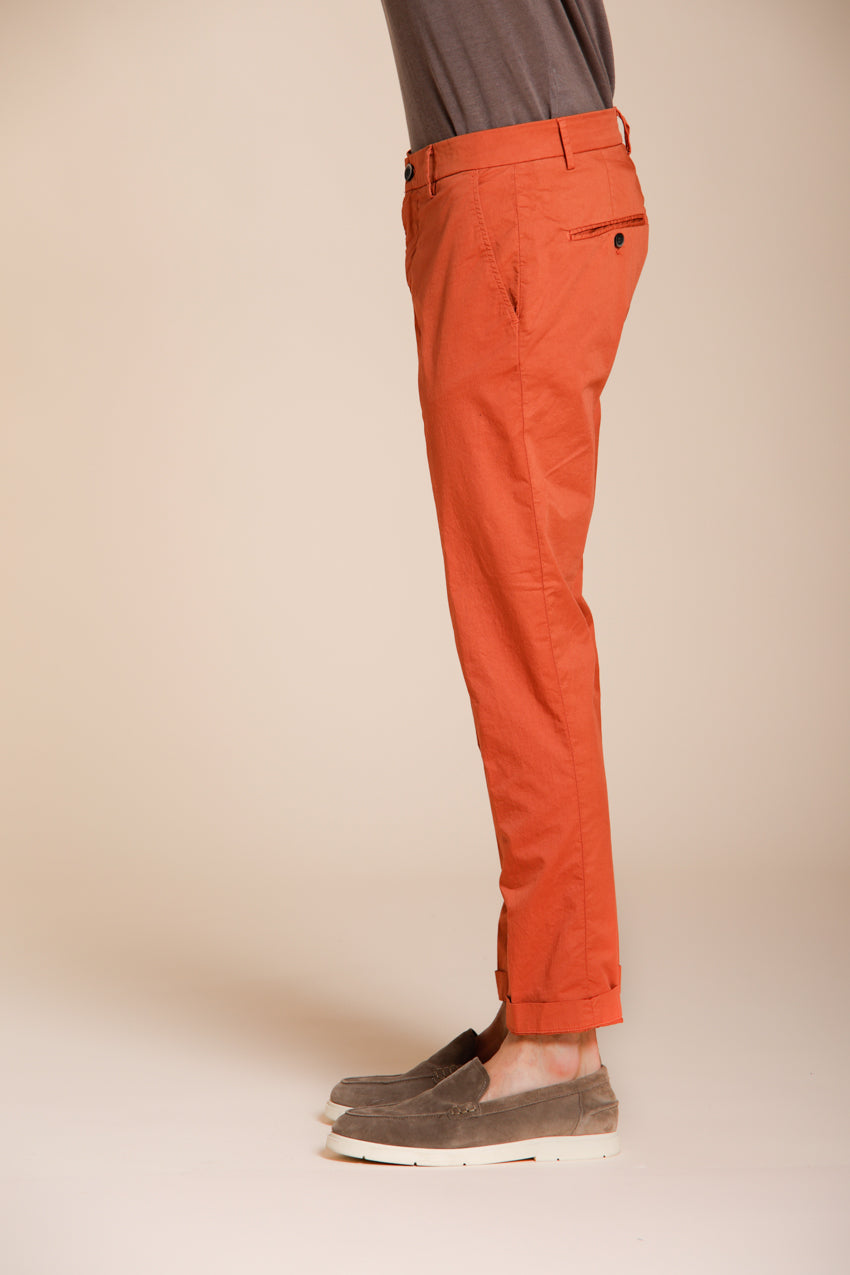 Milano pantalone chino uomo in gabardina stretch extra slim fit ①