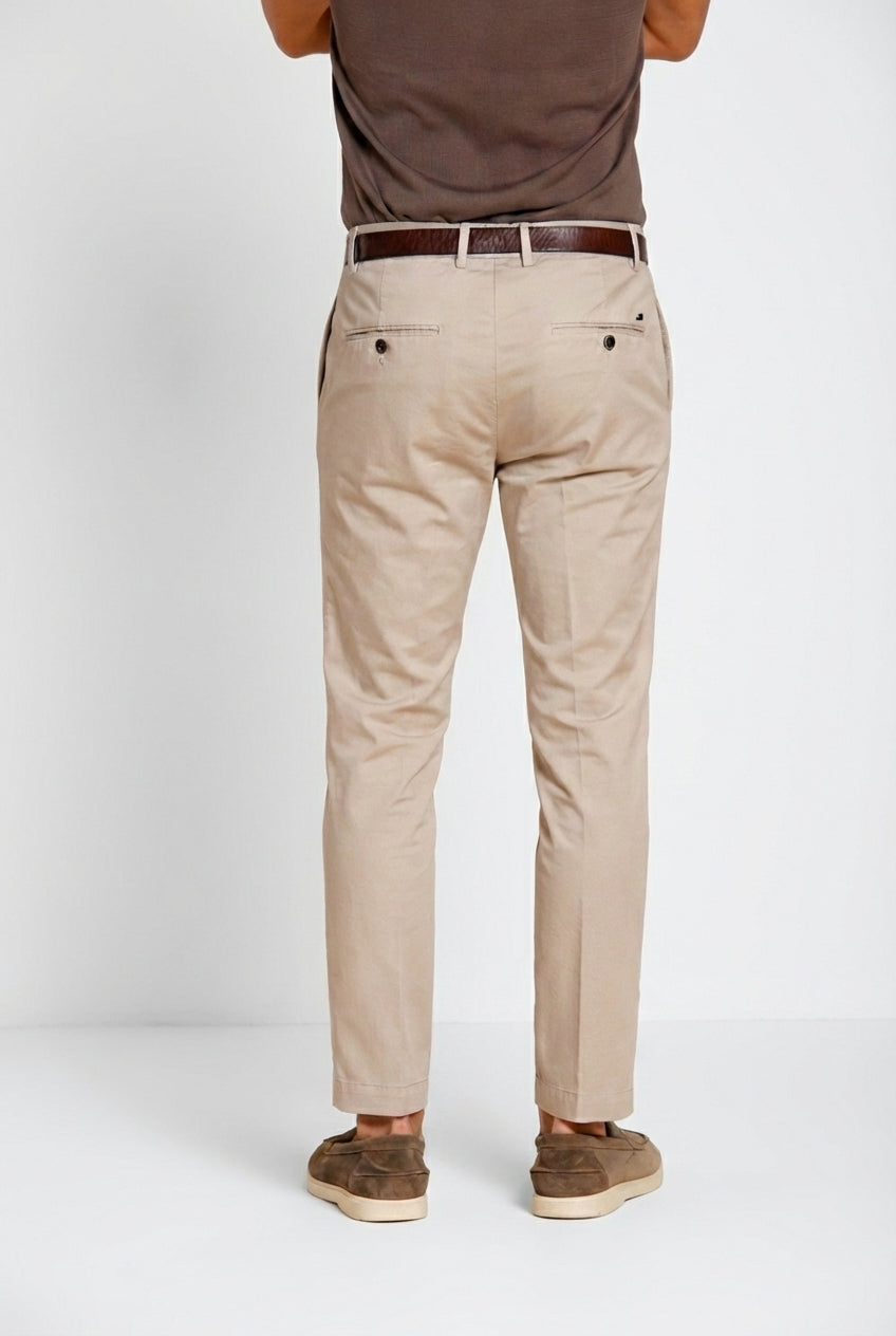 Milano pantalone chino uomo in gabardina stretch extra slim fit ①