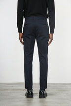 Milano Chinohose Herren in Stretch-Gabardine, Extra Slim Fit ①