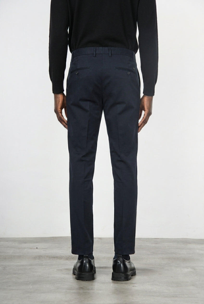 Milano Chinohose Herren in Stretch-Gabardine, Extra Slim Fit ①