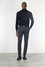 Milano Chinohose für Herren aus Stretch-Gabardine mit extra slim fit ①
