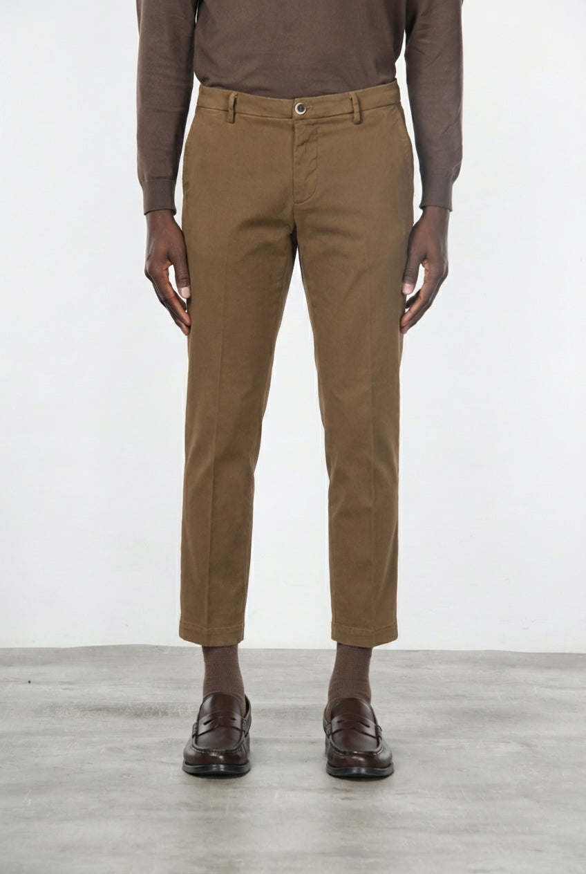 Milano pantalone chino uomo in gabardina stretch extra slim fit ①