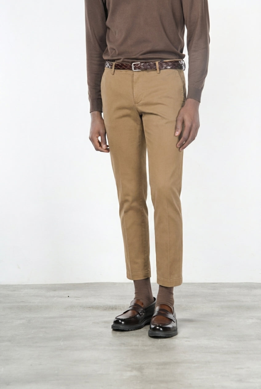Milano Chinohose Herren in Stretch-Gabardine, Extra Slim Fit ①