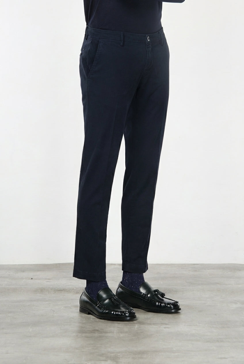 Milano pantalone chino uomo in gabardina stretch extra slim fit ①