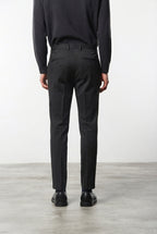 Milano Chinohose Herren in Stretch-Gabardine, Extra Slim Fit ①