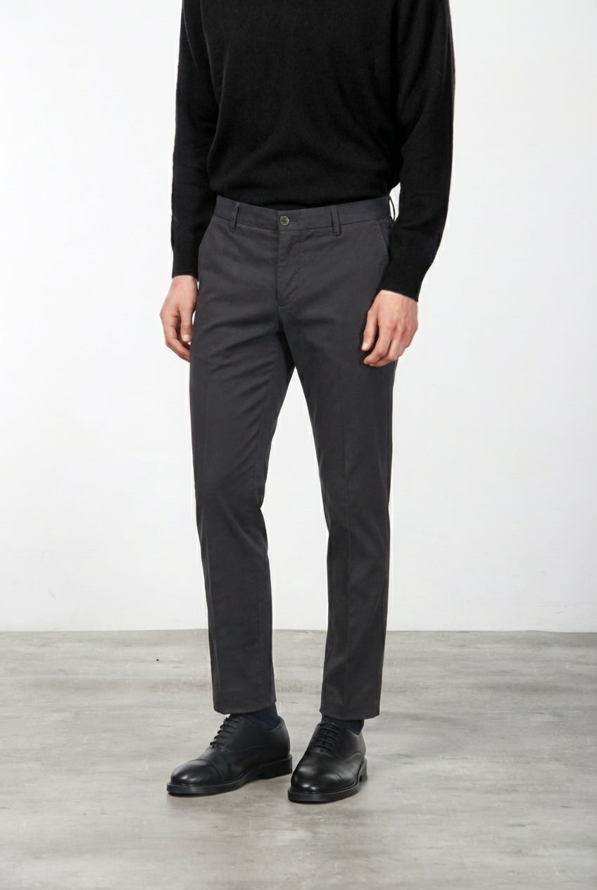 Milano Chinohose Herren in Stretch-Gabardine, Extra Slim Fit ①