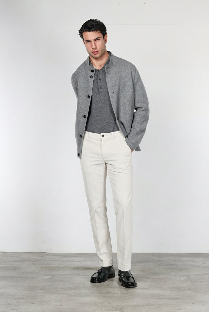 Milano Chinohose für Herren aus 500-Rippen-Feincord, Extra Slim Fit ①