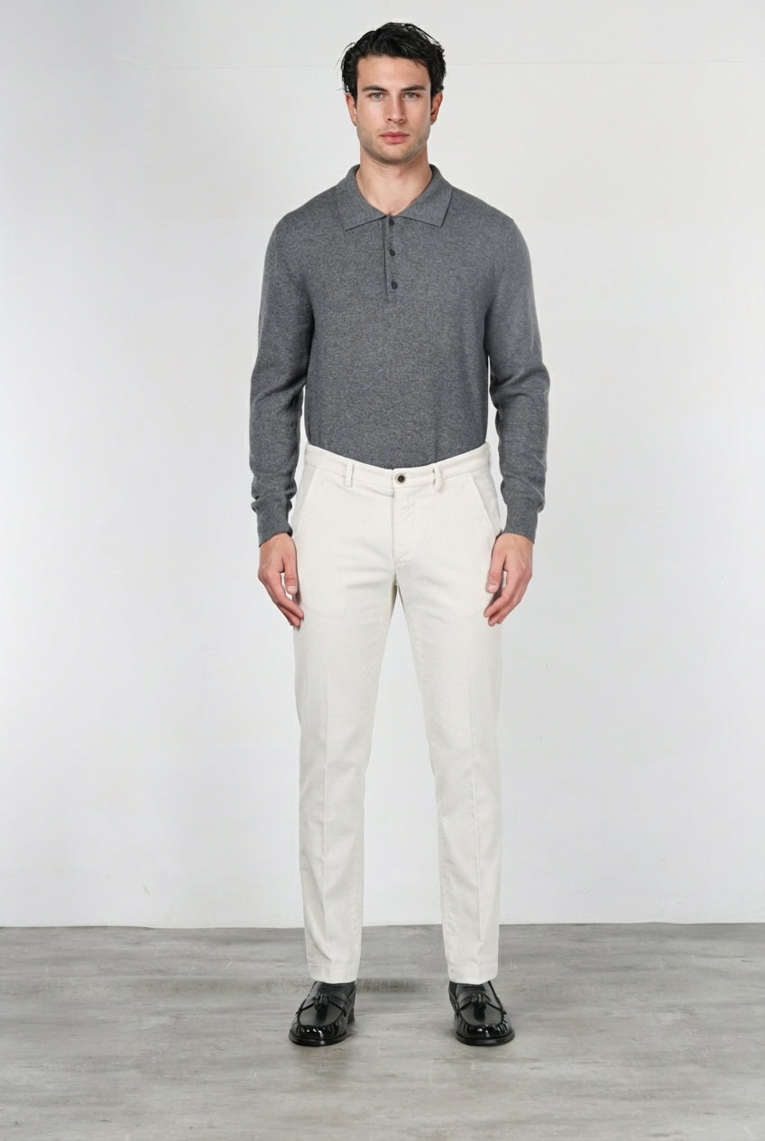 Milano Chinohose für Herren aus 500-Rippen-Feincord, Extra Slim Fit ①