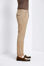 Osaka Herren Chino Hose in feiner Tricotine aus Baumwolle und Lyocell carrot fit