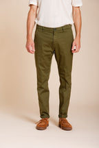 Osaka Hose Chino Herren aus feiner Baumwoll- und Lyocell-Trikotine carrot fit
