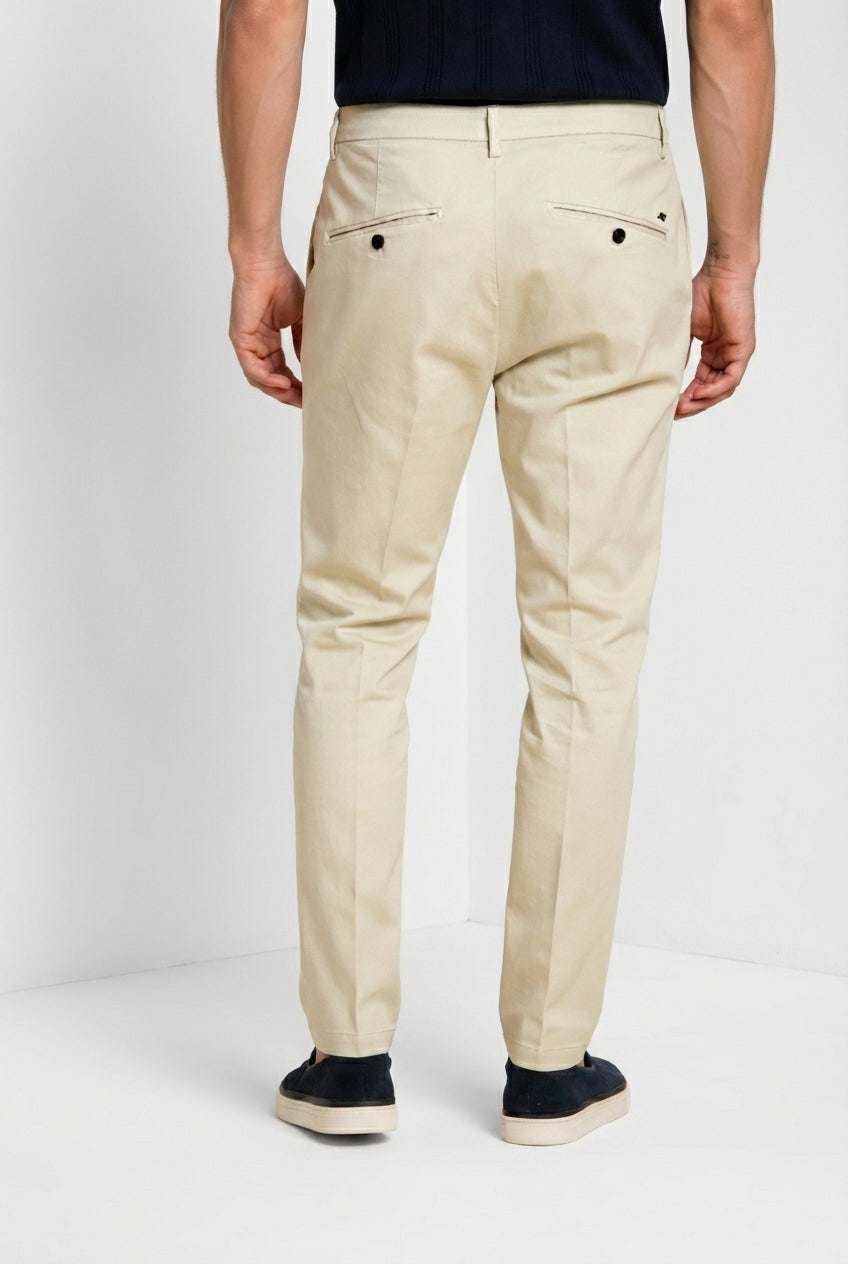 Osaka pantalone chino uomo in tricotina fine di cotone e lyocell carrot fit