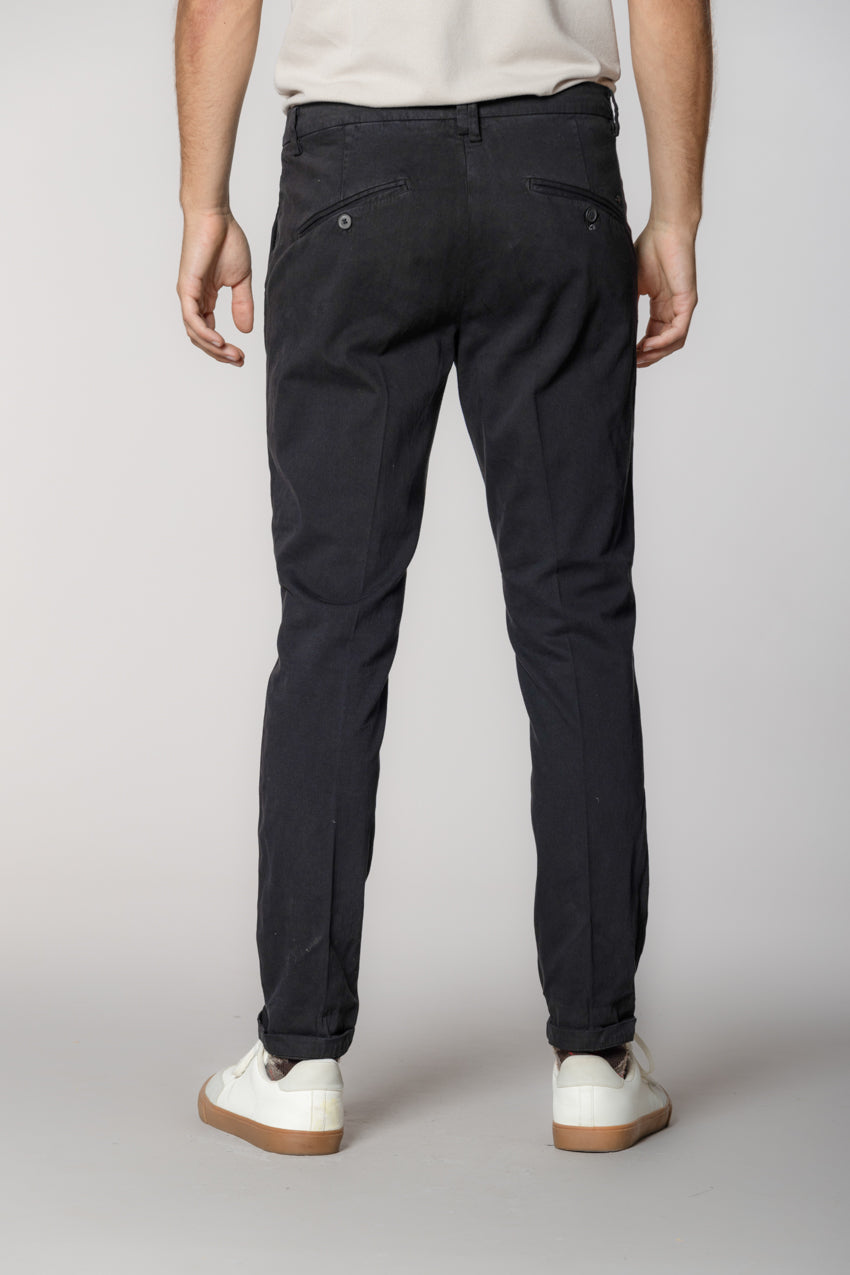 Osaka 1 Pinces pantaloni chino uomo in cotone seta carrot fit