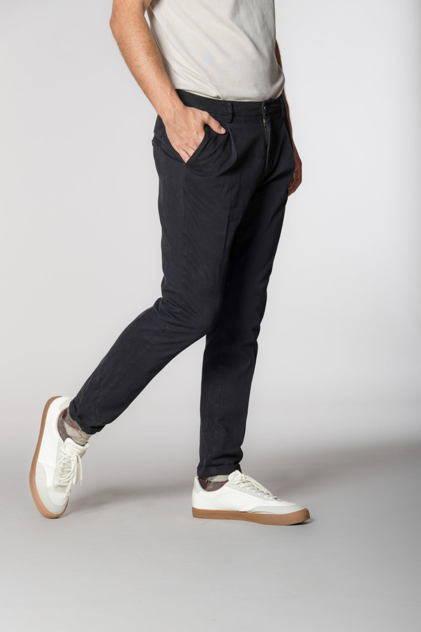Osaka 1 Pinces pantaloni chino uomo in cotone seta carrot fit