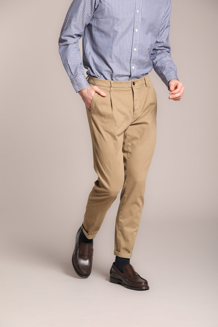 Foto 4 Osaka 1 Pinces pantaloni chino uomo in cotone seta carrot fit