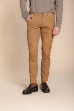 Foto 1 Torino Winter pantalone chino uomo in gabardina stretch slim fit