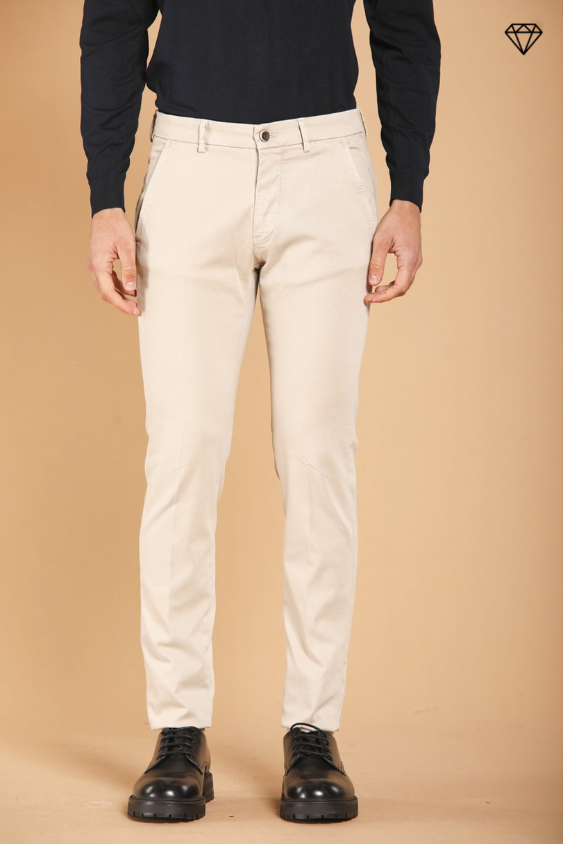 Torino Herren Chino Hose aus Gabardine Slim Fit  ①.