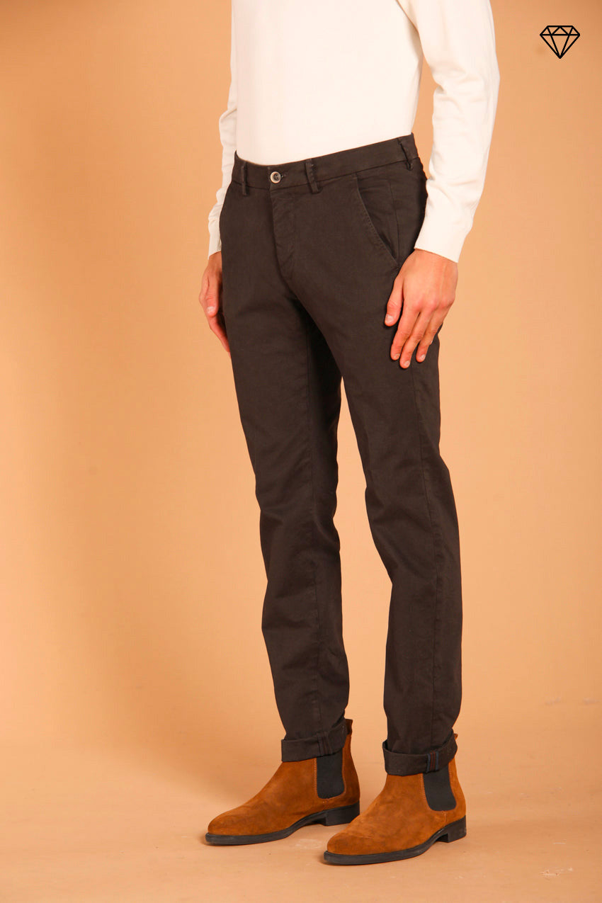 Torino pantalone chino uomo in gabardina slim fit ①