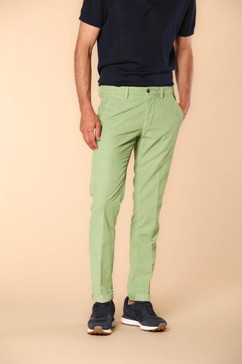 Torino Herren Chino Hose im sartorialen Stil aus leichtem Velours Slim Fit