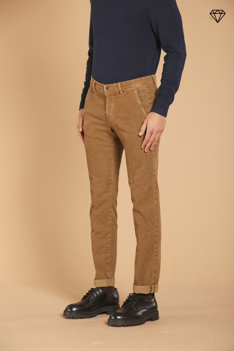 Torino Herren Chino Hose aus Samt 1500 Streifen Slim Fit ①.