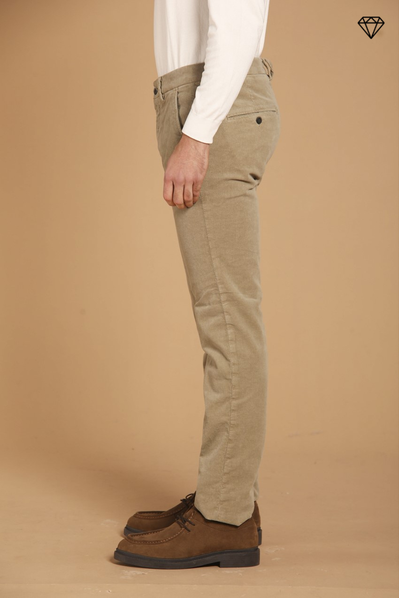 Torino pantalone chino uomo in velluto 1500 righe slim fit  ①