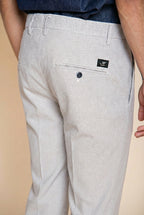 Torino Hose Chino Herren aus garngefärbtem Hahnentritt-Mikromuster blau slim fit