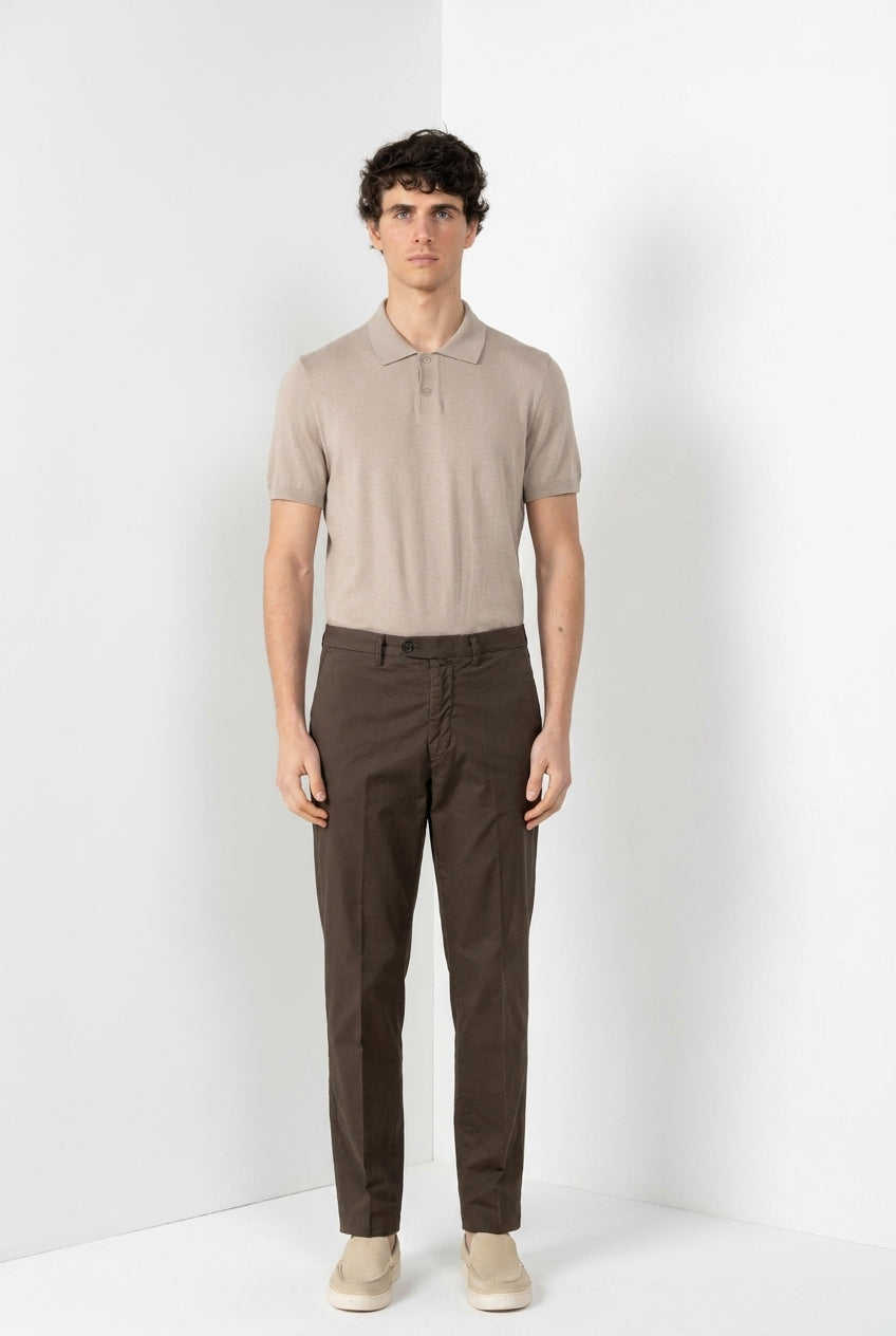 Pantalone chino uomo Boston Mason's marrone in twill relaxed fit - vista laterale SS26
