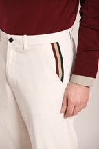 Foto 2 Chinos 22 Icon pantalone chino uomo in bul relaxed fit